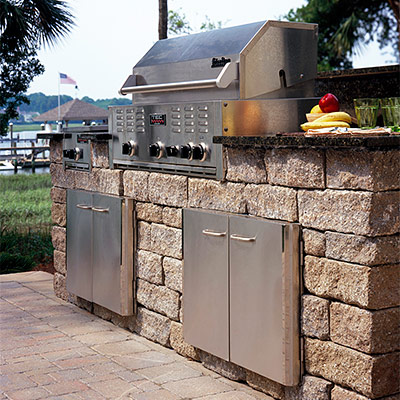Outdoor Kitchens & BBQ
