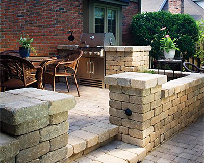 Outdoor Kitchens & BBQ